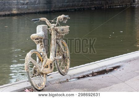 Melbourne, Australia - July 6th 2018: Damaged Obike Retrieved From The Yarra River, In The Melbourne