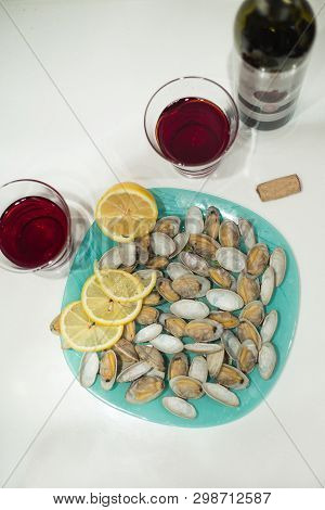 Delicious Clam Spisula On The Foil, Cooking It In The Oven, On The Grill, Close The Glasses And Bott
