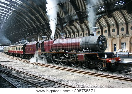 Lms Pacific Steam Locomotive No. 6201 Princess Elizabeth At York Station, 4th July 2009 - York, Nort