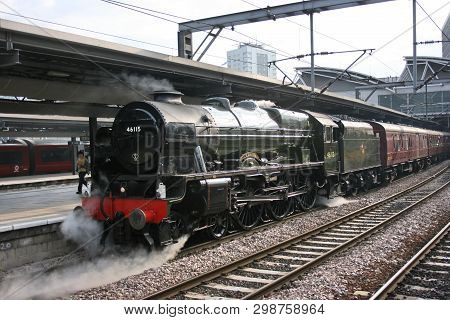 Royal Scot Steam Locomotive - Scots Guardsman At Leeds Station - 26th June 2010 With White Rose Char