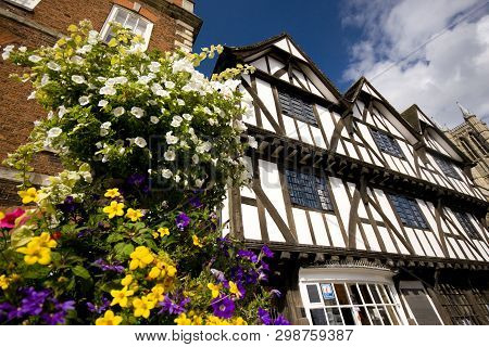 A View Of The Tudor Tourism Office, Castle Hill, Lincoln, Lincolnshire, Uk -august 2009