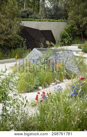 The Royal Bank Of Canada Garden By Hugo Bugg At The Rhs Chelsea Flower Show 2016, Chelsea, London, U