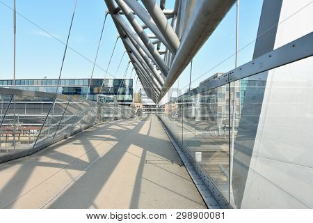 Akrobaten Pedestrian Bridge In Oslo - Norway