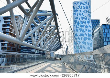 Akrobaten Pedestrian Bridge In Oslo - Norway .