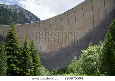 Finkenberg, Austria - June 9, 2018: View Of The Schlegeis Dam In The Zillertal Valley.