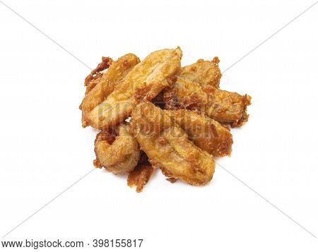 The Close Up Of Thai Tasty Deep-fried Sliced Banana (kluay Khek) Snack  Vegetarian Food Isolated On 