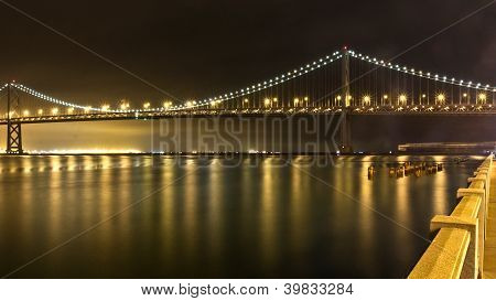 Bay Bridge om natten