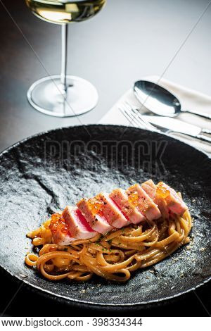 Linguine with tuna and caviar