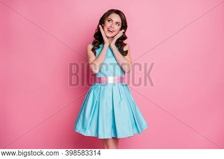 Portrait Of Her She Nice-looking Attractive Lovely Pretty Charming Winsome Cute Dreamy Cheerful Chee