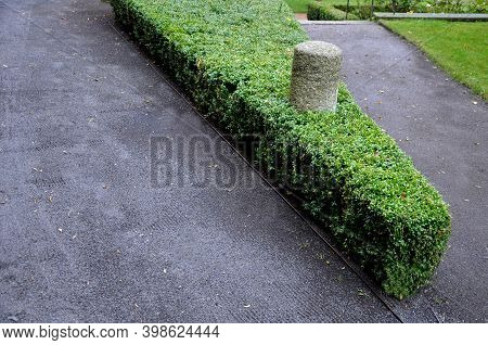 Construction Of A Threshing Gravel Sidewalk, Installation Of A Steel Strip As A Curb Path. Between T