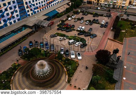 Ivano-frankivsk, Ukraine September 26, 2020: Independence Avenue, The City Of Your Dreams, Hotel Nad