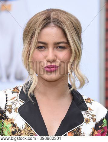 LOS ANGELES - JUN 02:  Sofia Reyes {Object} arrives for âThe Secret Life Of Pets 2â  Premiere on June 02, 2019 0 in Westwood, CA                