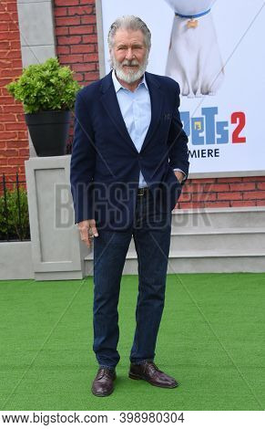 LOS ANGELES - JUN 02:  Harrison Ford {Object} arrives for âThe Secret Life Of Pets 2â  Premiere on June 02, 2019 0 in Westwood, CA                