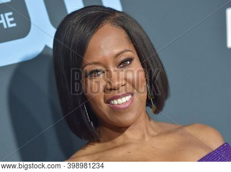 LOS ANGELES - JAN 13:  Regina King {Object} arrives for â24th Annual Critics' Choice Awards on January 13, 2019 0 in Santa Monica, CA                