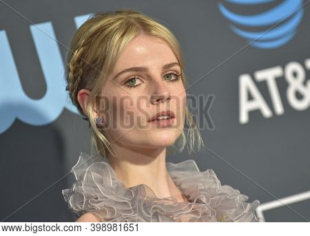 LOS ANGELES - JAN 13:  Lucy Boynton {Object} arrives for â24th Annual Critics' Choice Awards on January 13, 2019 0 in Santa Monica, CA                