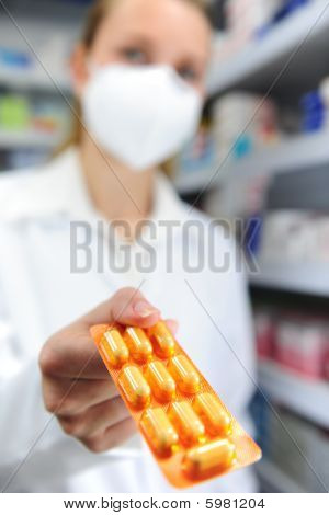 卖药的掩码的一位药剂师