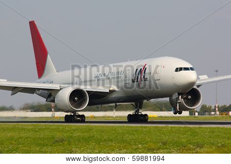 B777 JAL