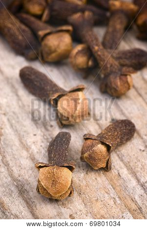 Cloves (eugenia Caryophyllata)