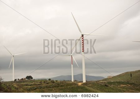 Turbiny wiatrowe na Sycylii