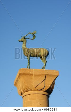 Statue von Hirsch Symbol von Rhodos