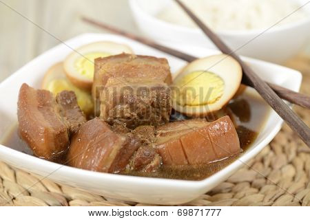 Thit Heo Kho Trung