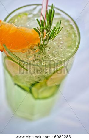 non-alcoholic mohito cocktail at table