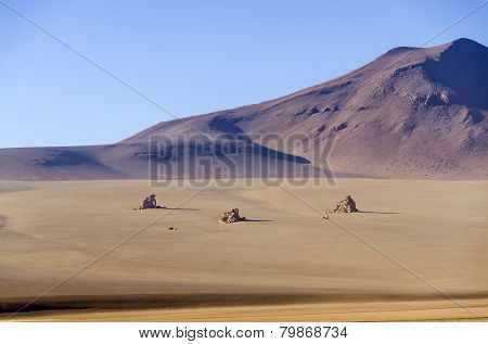 Bolivia, Antiplano, Los Lipez -  mountains and rocks