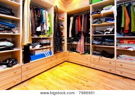 รายละเอียดตู้เสื้อผ้า