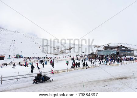Skiers Enjoy The Snow At Kaimaktsalan Ski Center, In Greece. Recently At The Ski Center Every Lift H