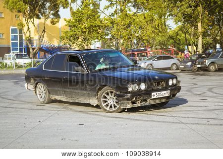 Old-car Bmw 5-series E34 Drifting