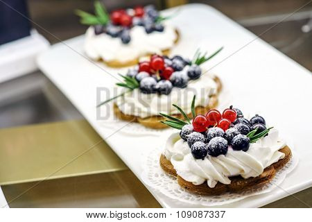 tarts with berry