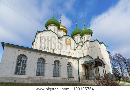 Transfiguration Cathedral in St. Euthymius monastery at Suzdal was built the 16th century. Golden Ri