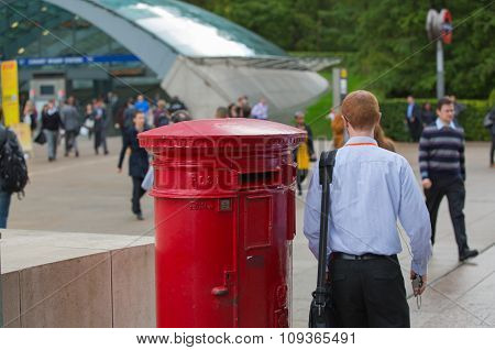 London, Her Majesty Royal Mail. Red post box