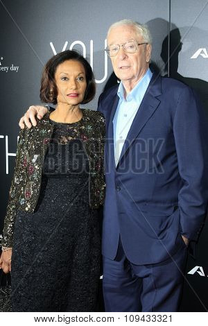 LOS ANGELES - NOV 17:  Shakira Caine, Michael Caine at the 