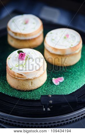 Tartlets with lime cream and meringue.Lemon pie.