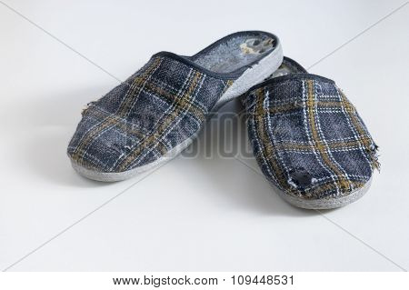 Old worn Low-heeled slippers