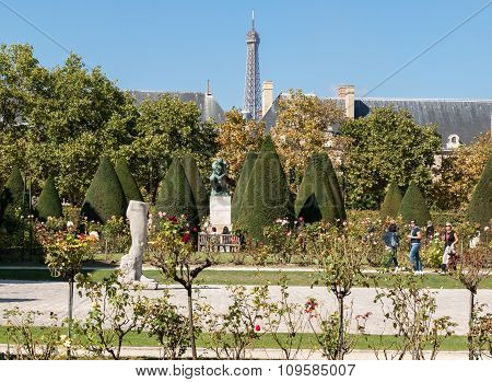 PARIS, FRANCE - SEPTEMBER 12,  2014: Statue in Rodin Museum in Paris