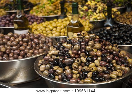 different olive fruits