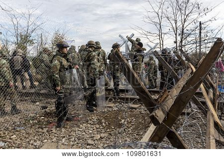 The Army Of F.y.r. Of Macedonia Continues The Fence Construction At The Greek - Fyrom Border To Stop