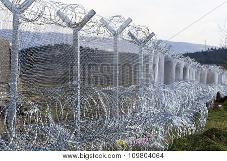 The Army Of F.y.r. Of Macedonia Continues The Fence Construction At The Greek - Fyrom Border To Stop