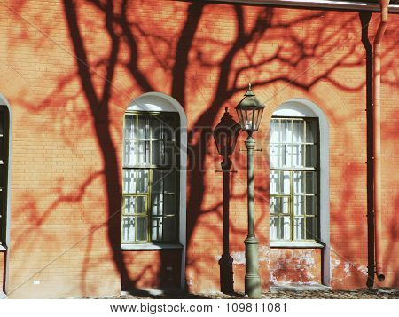 Incredible shadow