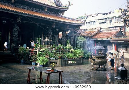 Lungshan Temple