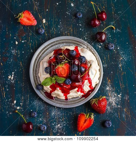 Meringues Pavlova Cake With Fresh Berries
