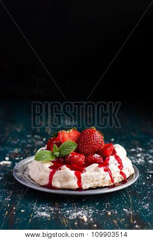 Meringues Pavlova Cake With Fresh Strawberry