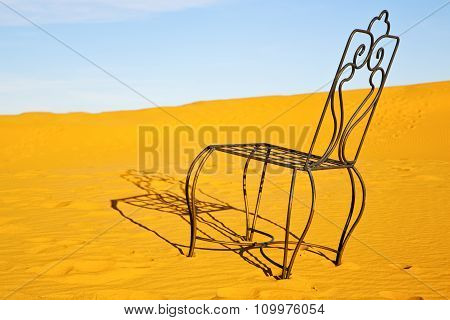 Table And Seat   Yellow Sand