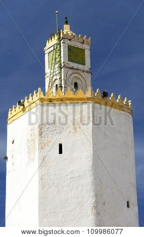 Mosque minaret in El-Jadida, Morocco, Africa