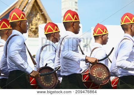 Bangkok-Thailand: October 15 2017 The Motion of Soldiers in traditional clothing to prepare for attend the funeral of King Bhumibol Adulyadej (King Rama 9) At Sanam Luang