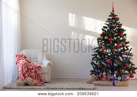 Christmas tree with Christmas gifts in White Hall on Christmas 1