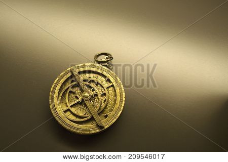 Interesting navigational tool from the 18th century.