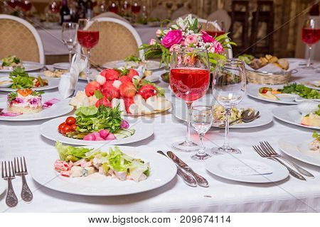 Photo of feast - tablewear and celebratory meal, interior photo
